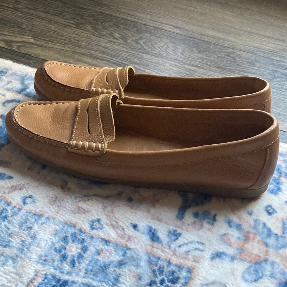 Woman’s Tan Loafers